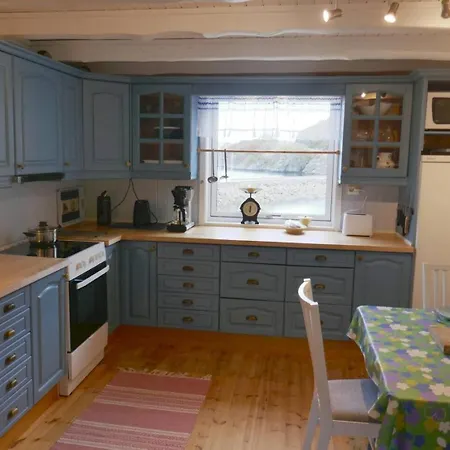 Seafront Close To Reine, Lofoten Holiday home *